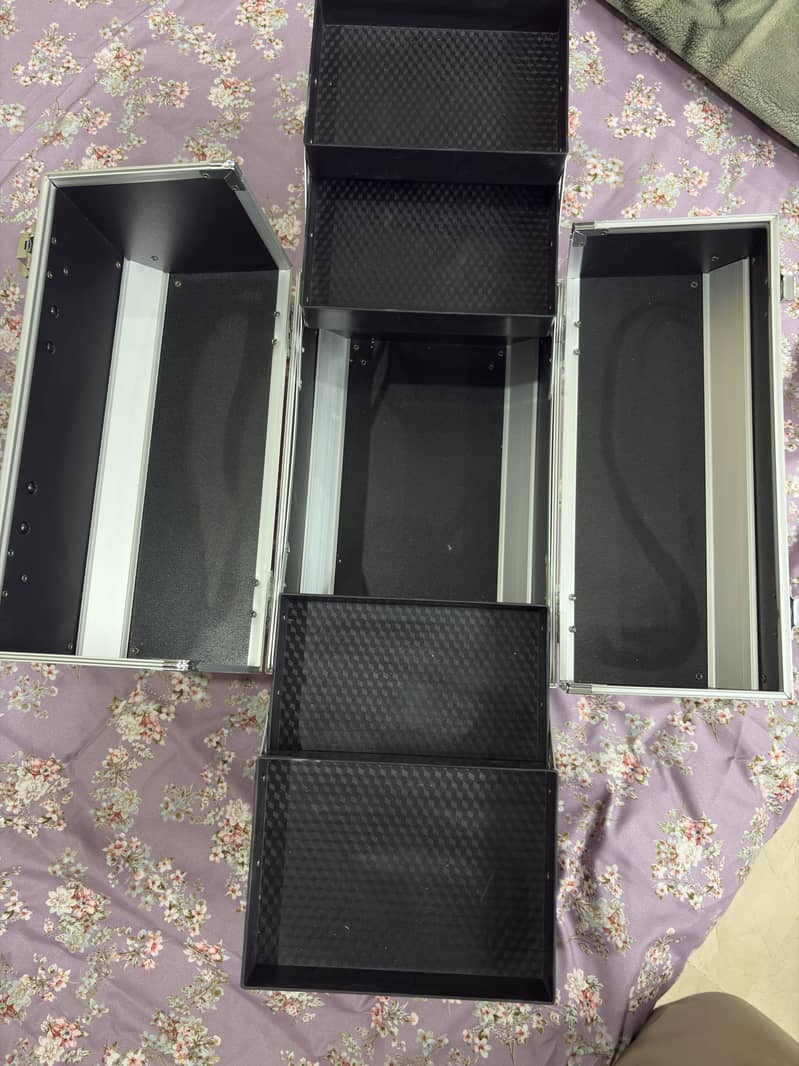 Makeup organizer 2