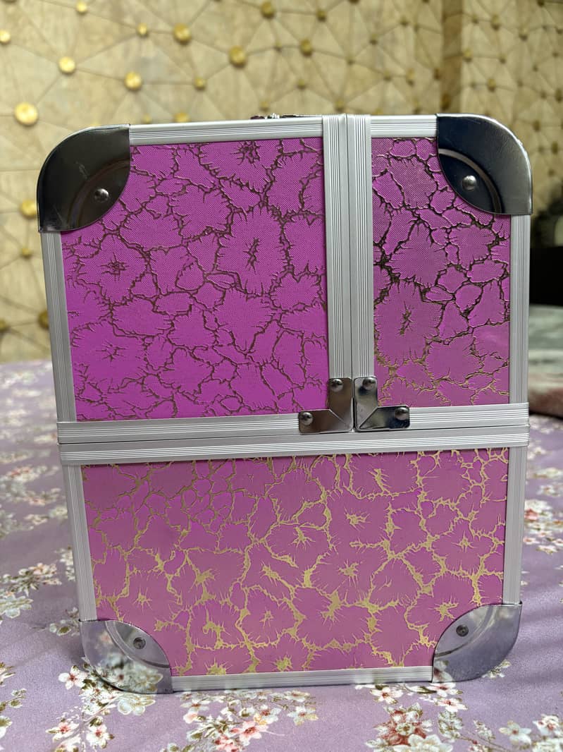 Makeup organizer 3