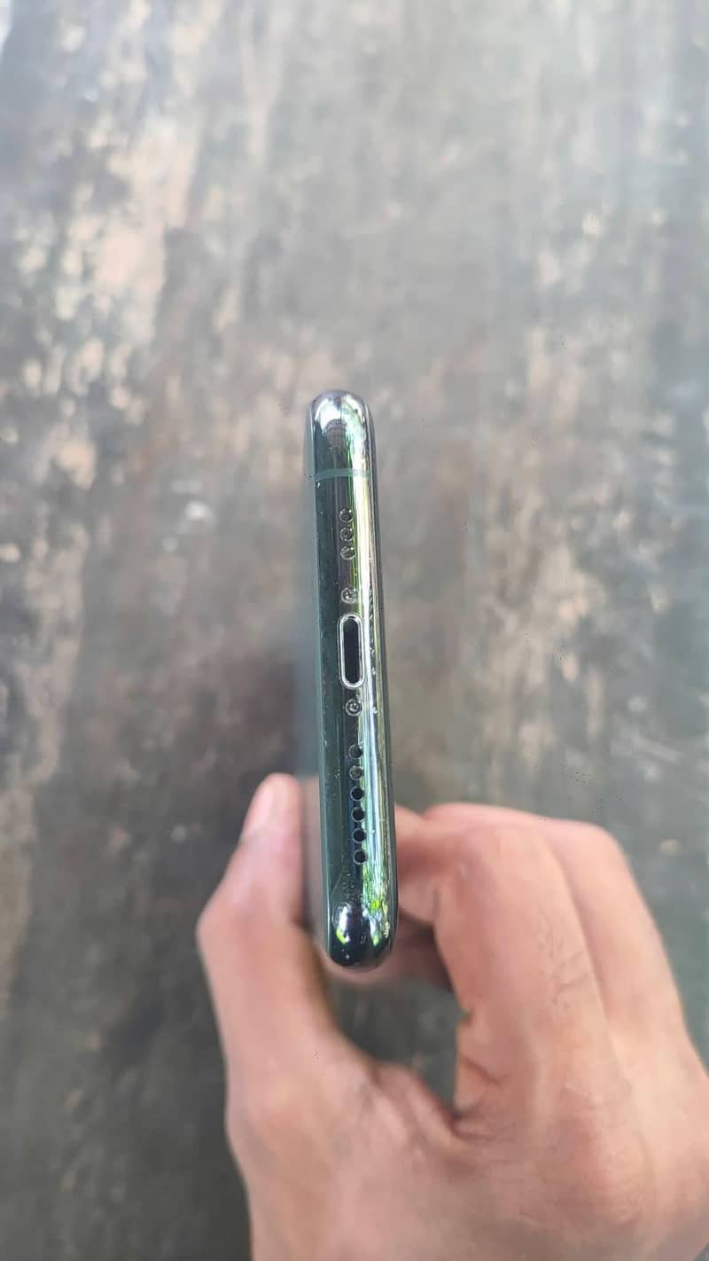Apple iPhone 11 Pro 3