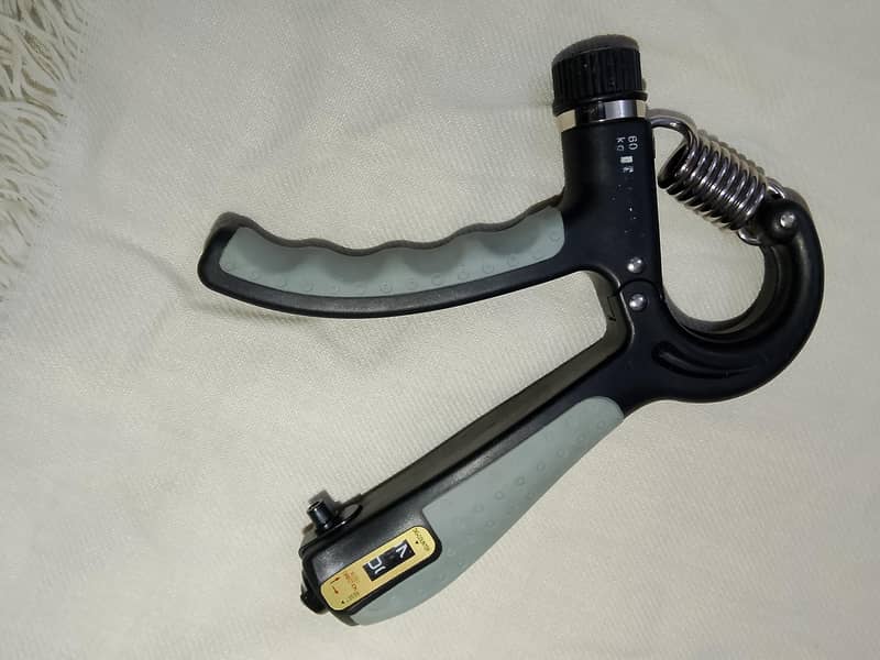 Hand gripper 0