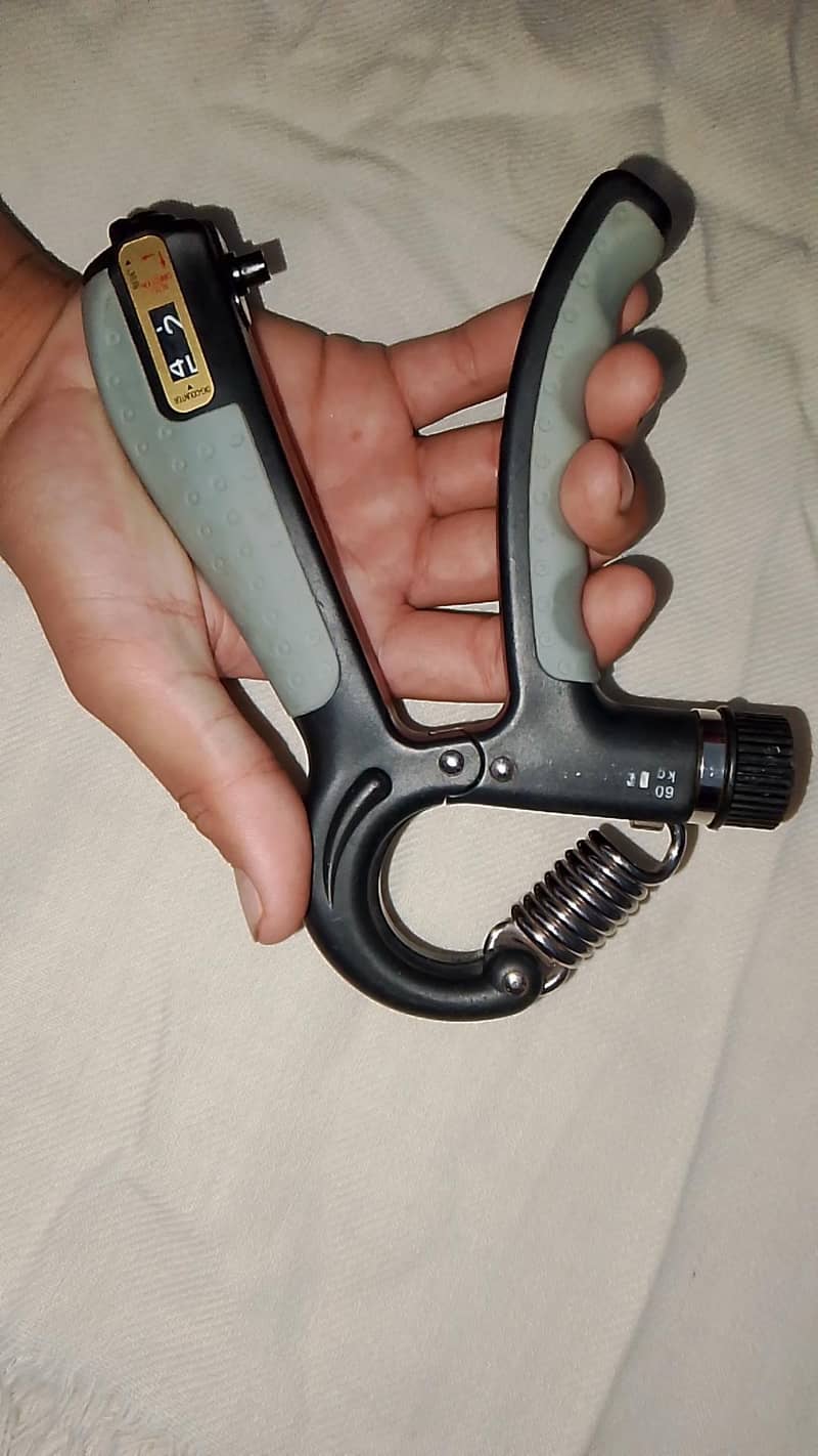 Hand gripper 1