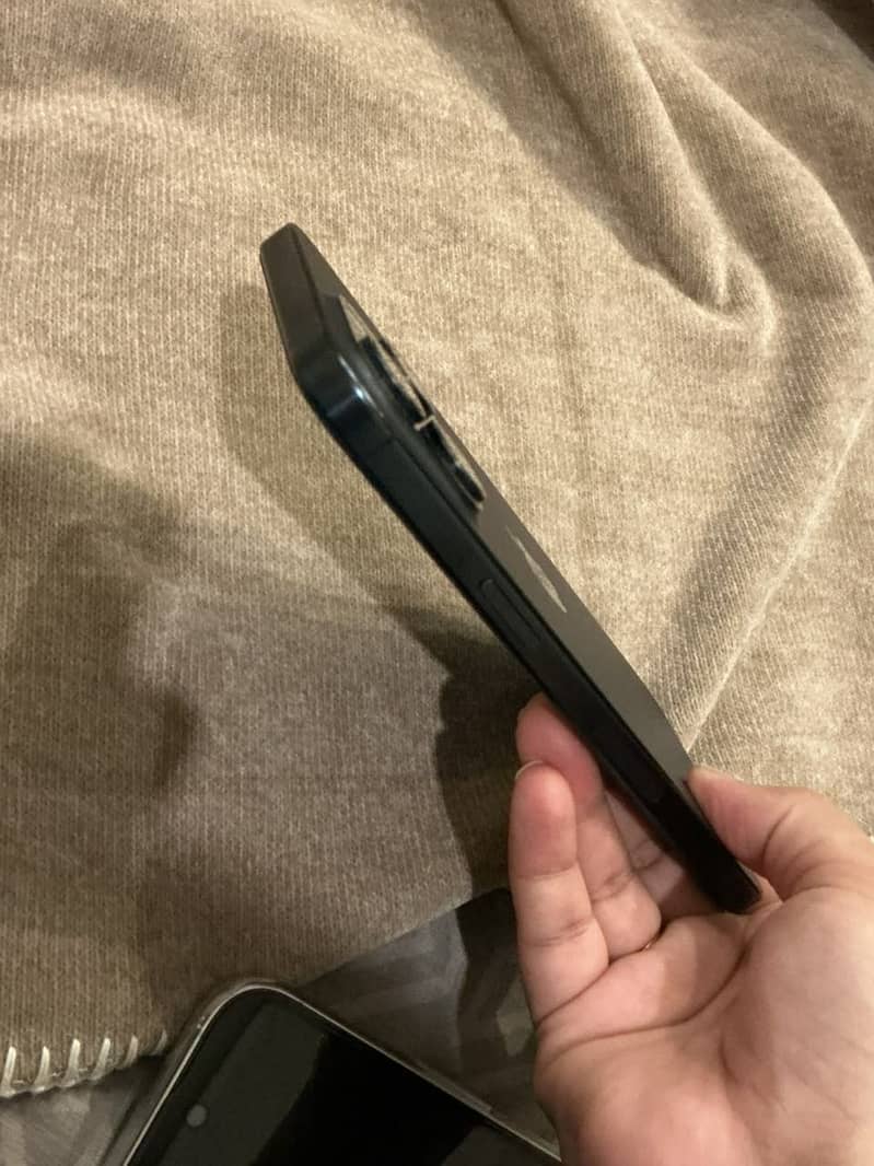 iPhone 15 pro max j. v 1