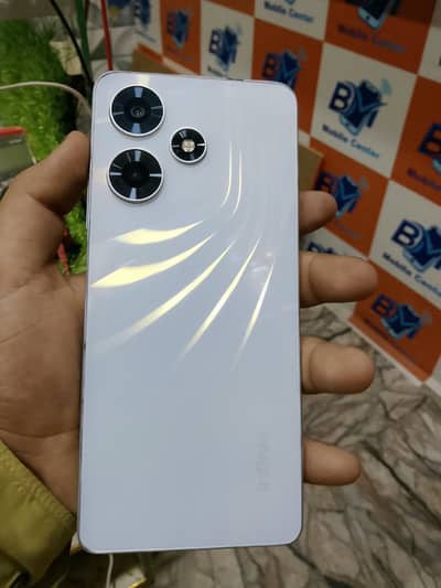 Infinix hot 30 8 128 condition 10/10 with box charger 03289598837
