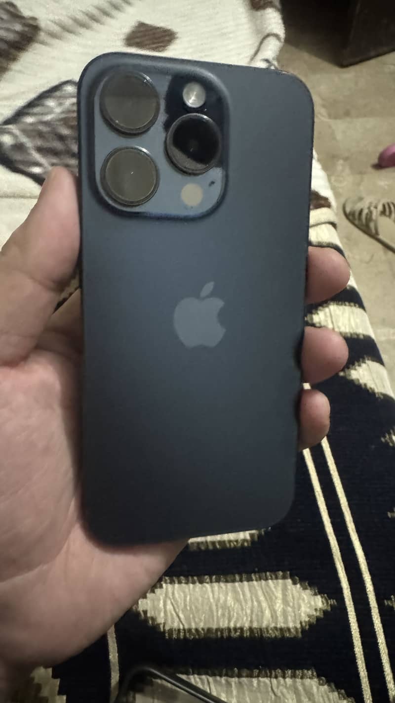 Apple iPhone 15 Pro 2