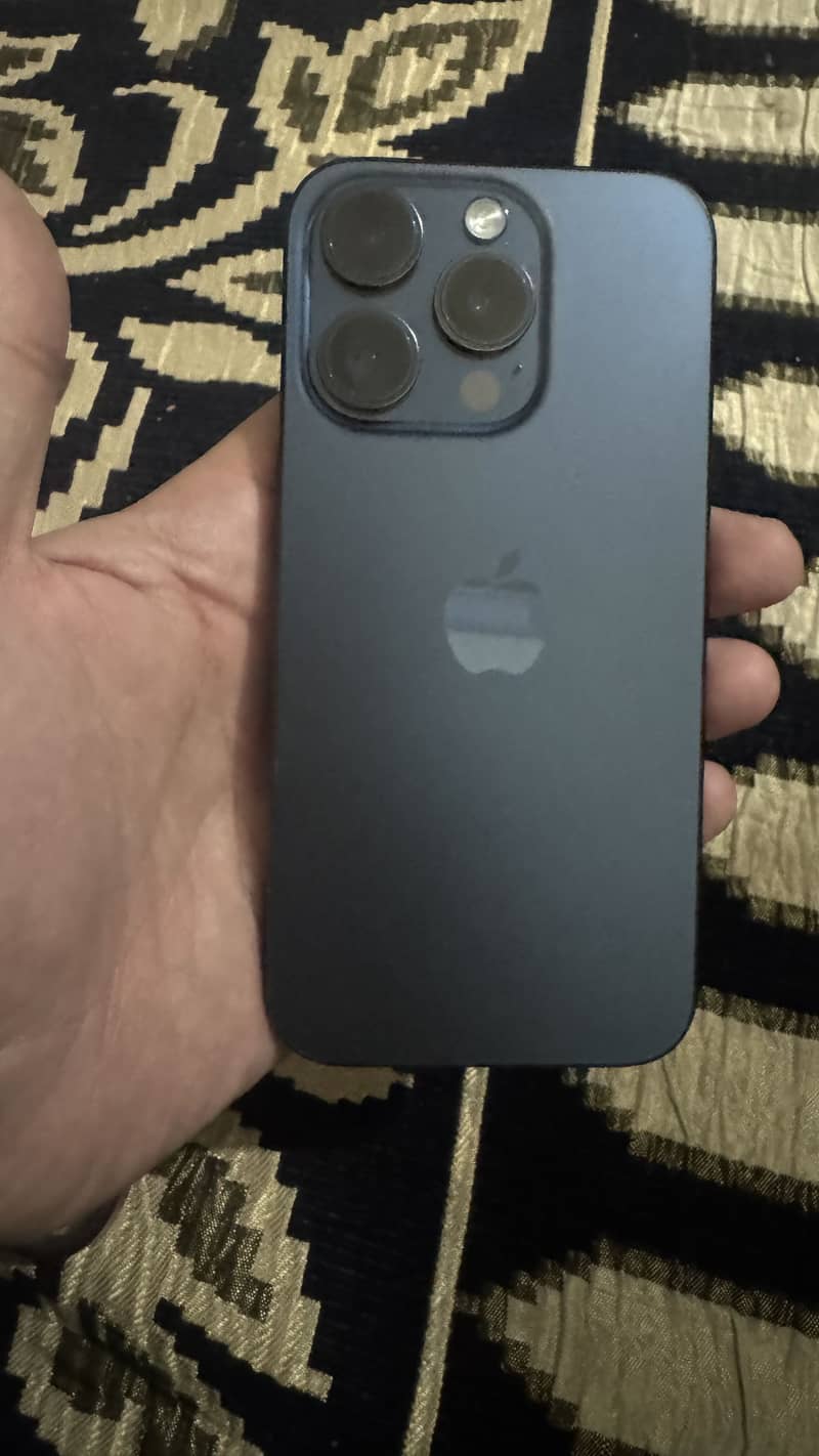 Apple iPhone 15 Pro 3