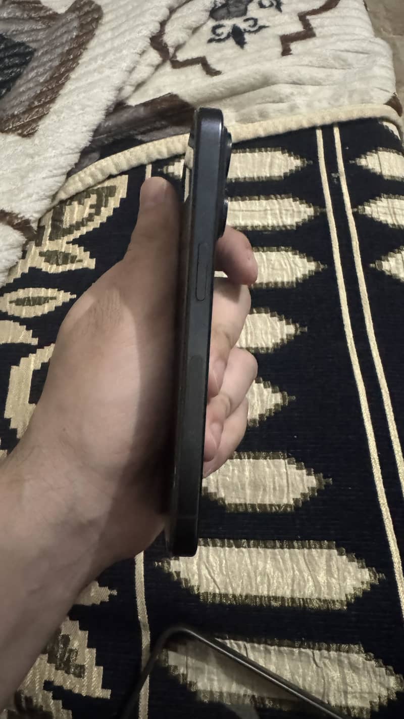 Apple iPhone 15 Pro 7