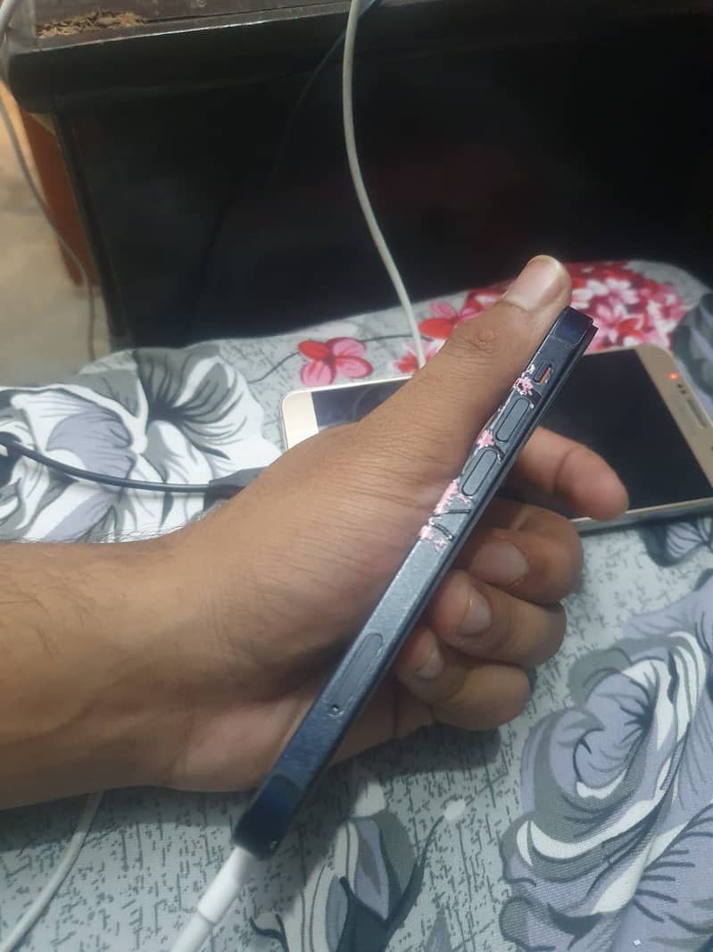 Apple iPhone 12 mini 8