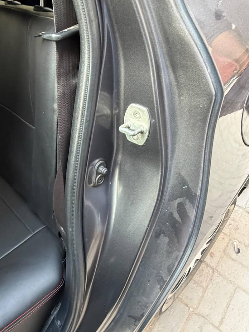 Toyota Vitz 2011 6