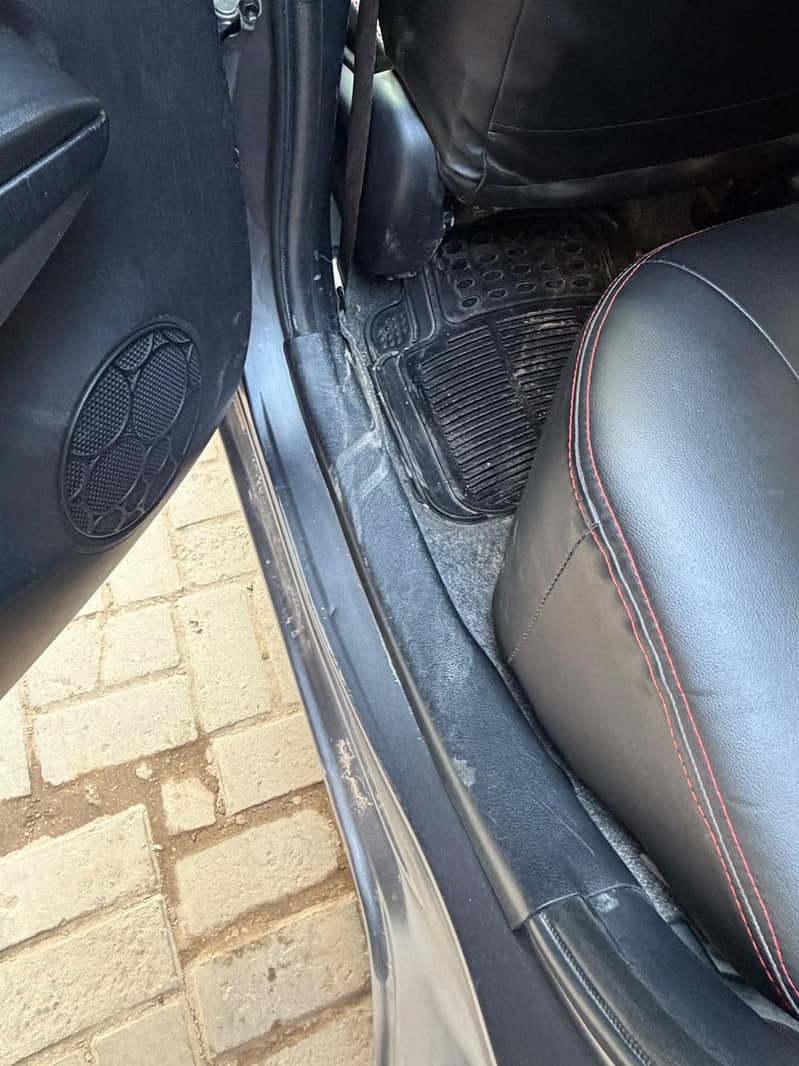 Toyota Vitz 2011 8