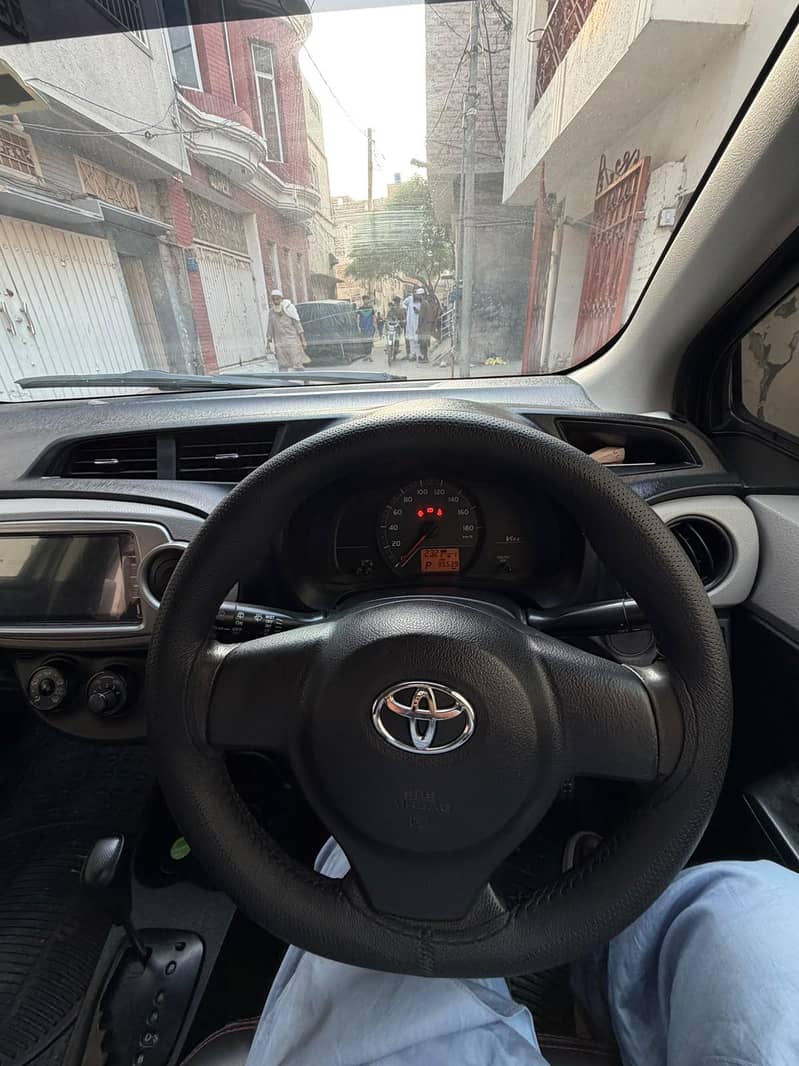 Toyota Vitz 2011 10