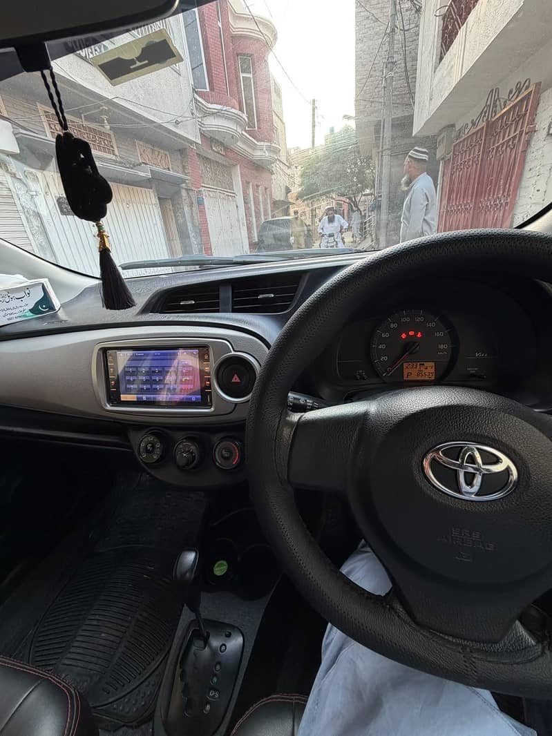 Toyota Vitz 2011 11
