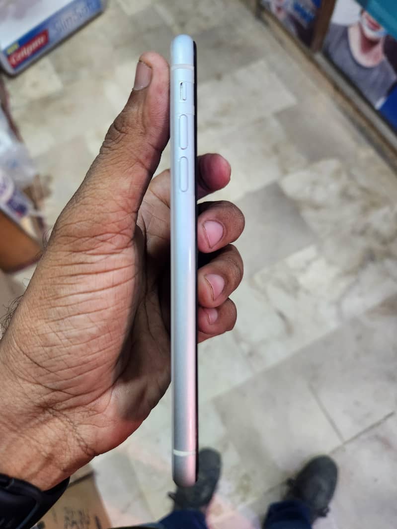 Apple iPhone XR dual physical aproved 128gb - Mobile Phones - 1120801965