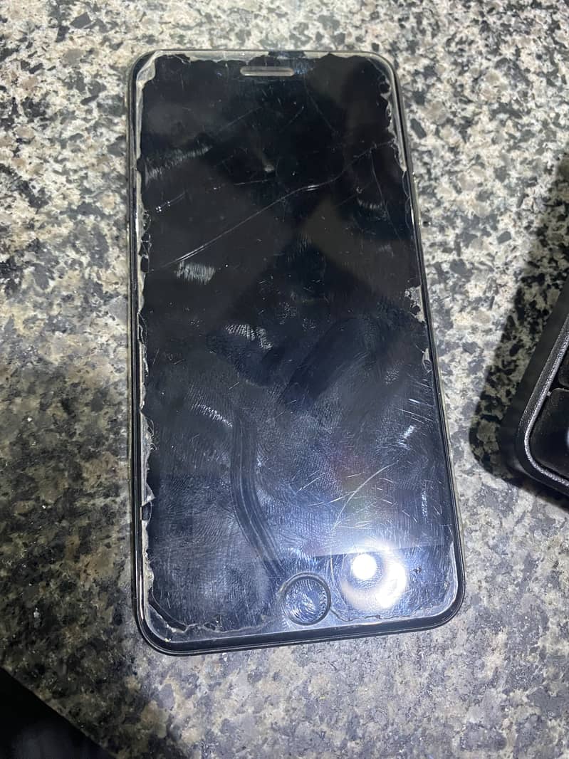 Apple iPhone 7 Plus 1