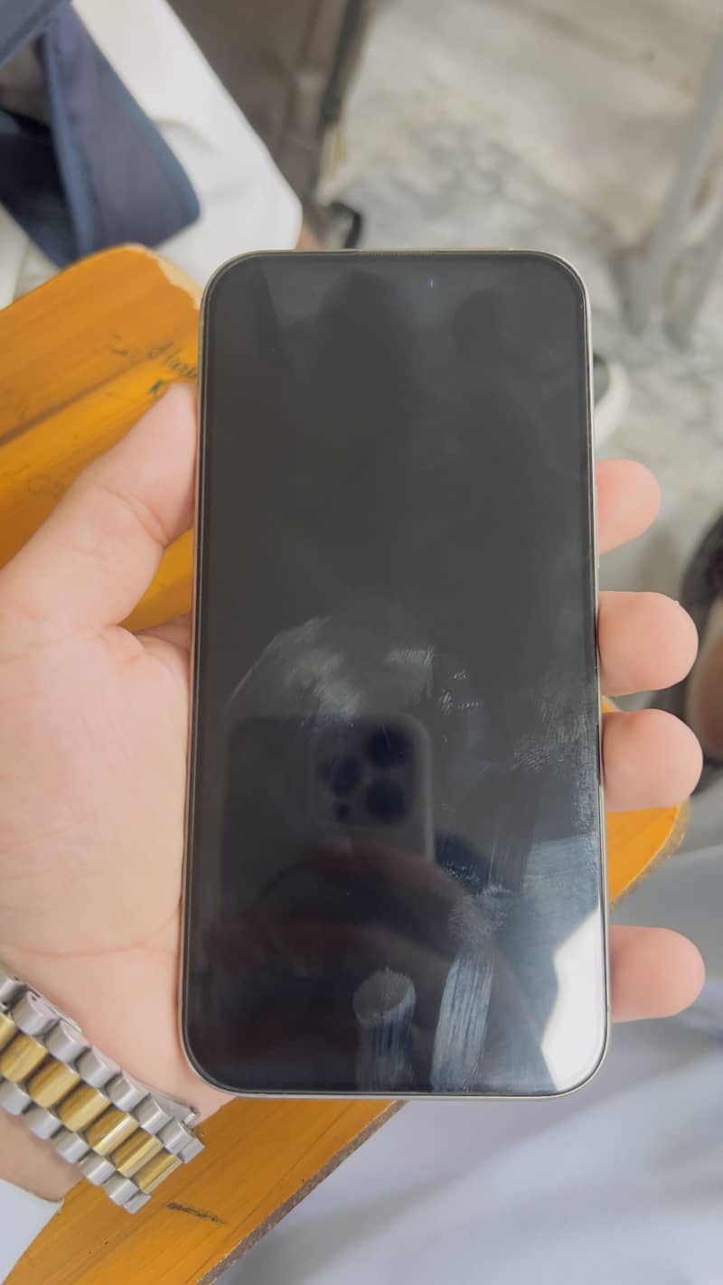 Apple iPhone 15 Pro Max 2