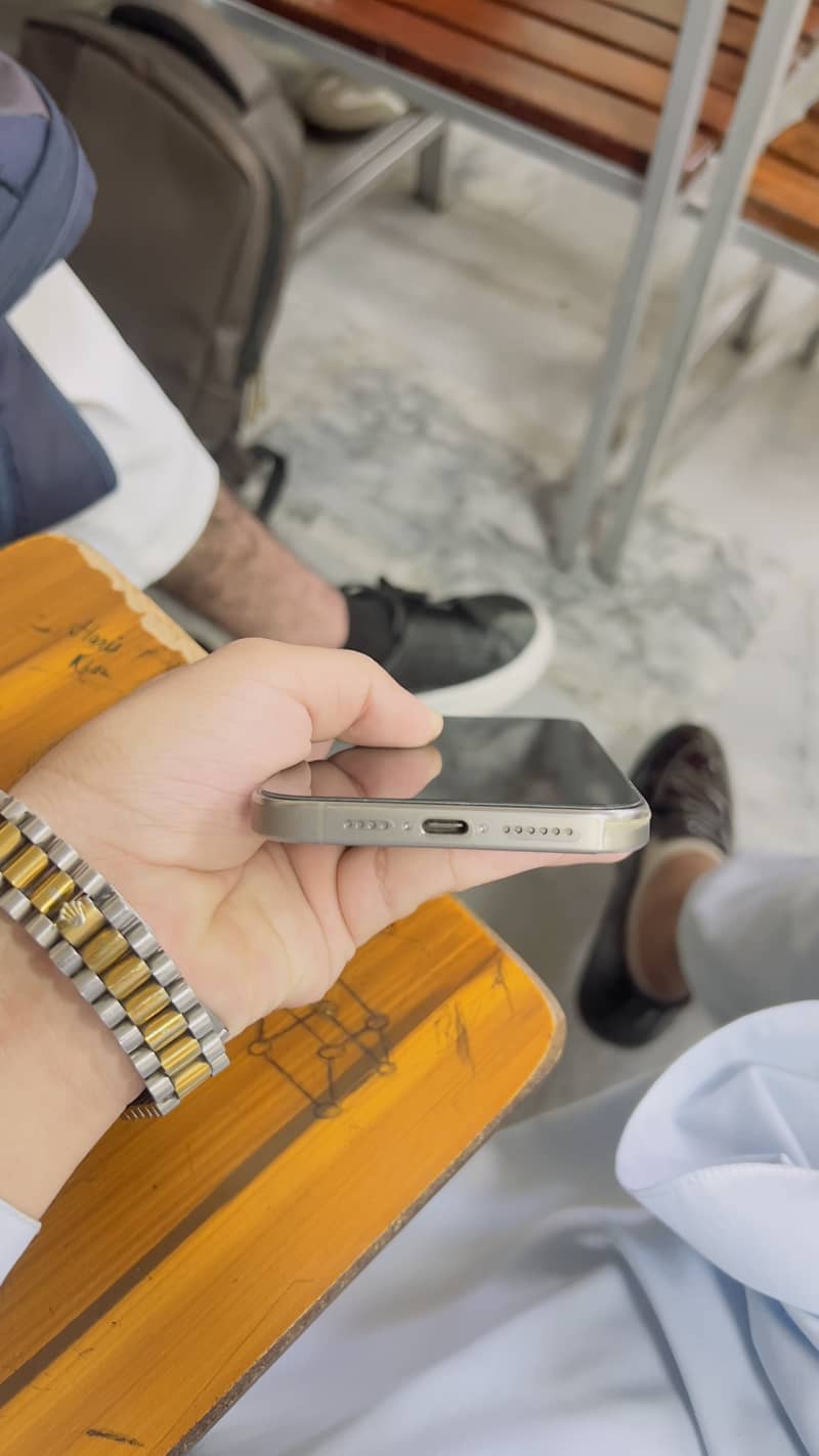 Apple iPhone 15 Pro Max 3