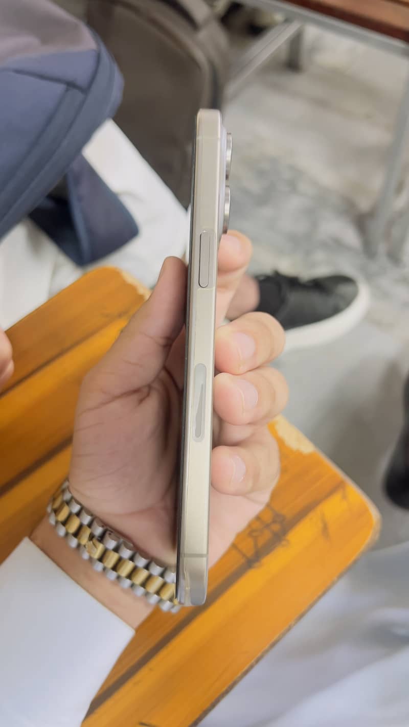 Apple iPhone 15 Pro Max 5