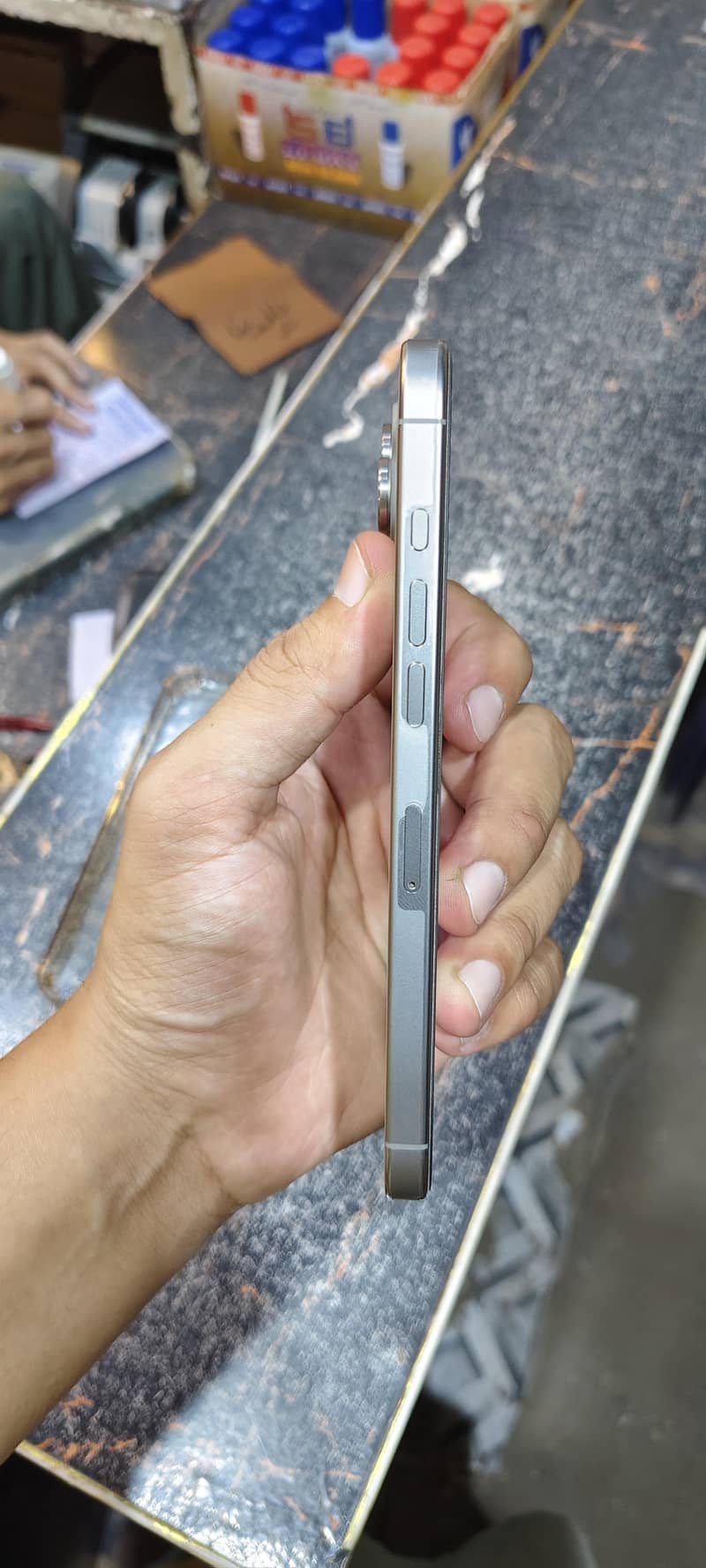 Apple iPhone 16 Pro Max 0