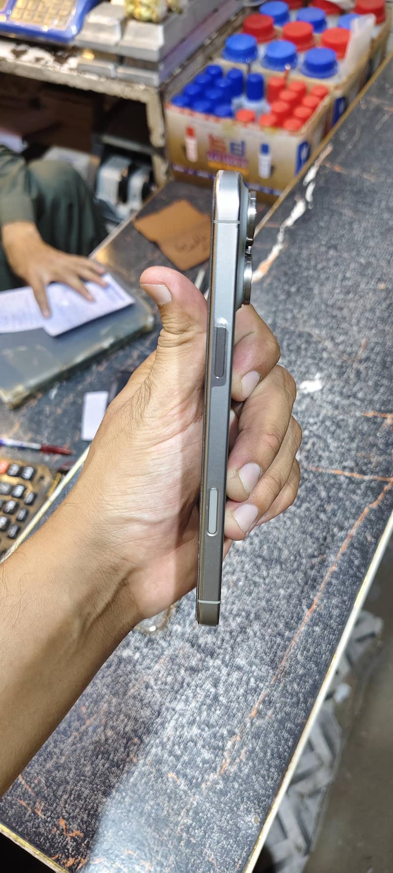 Apple iPhone 16 Pro Max 1