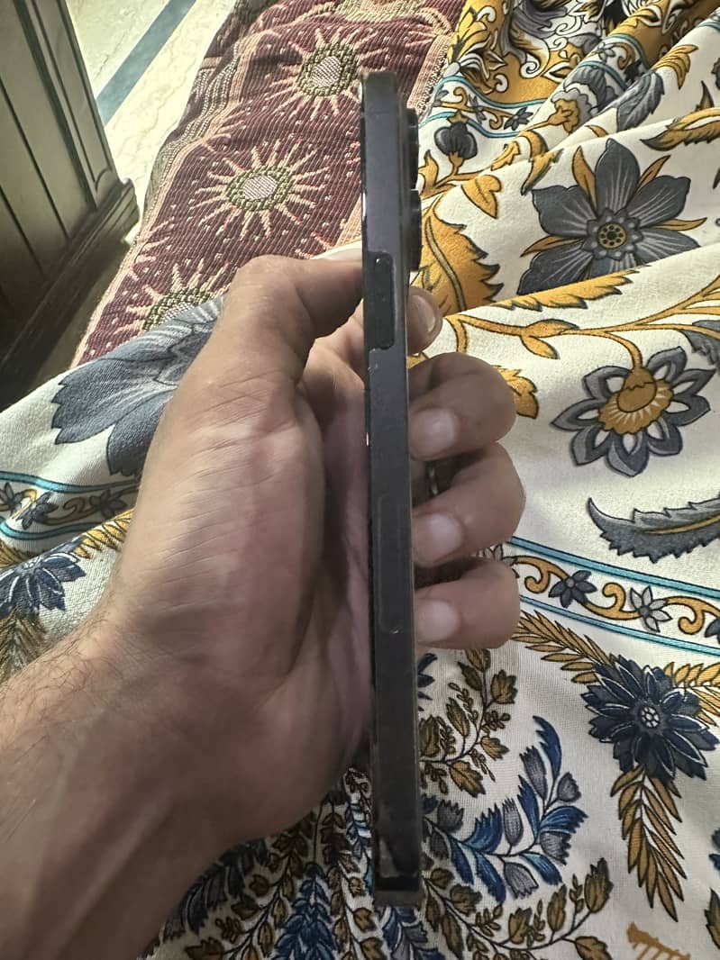 Apple iPhone 14 Pro Max 3