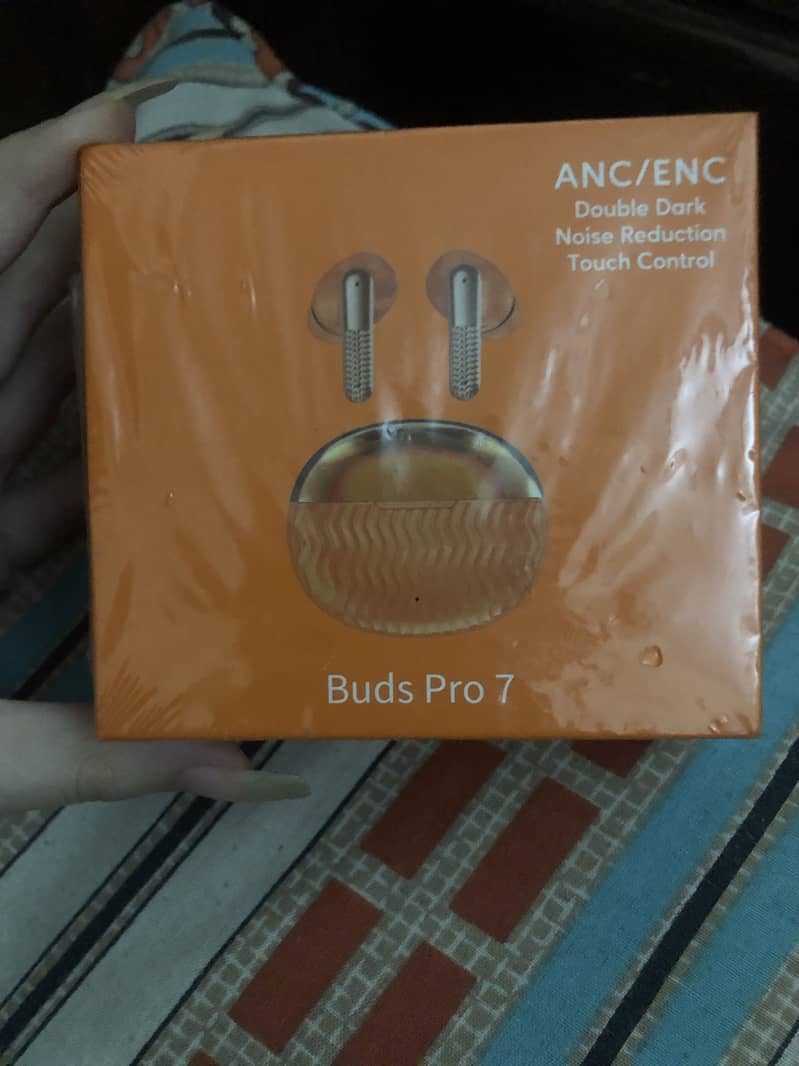 Ear Buds 0
