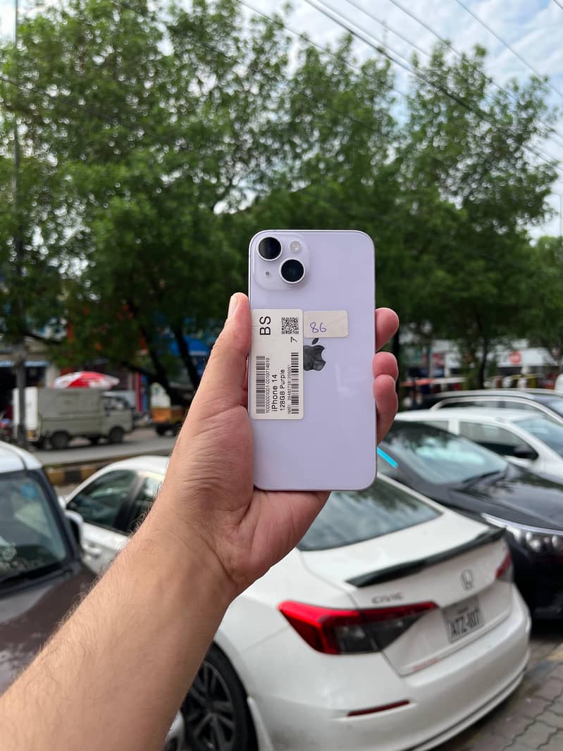 Apple iPhone 14 3