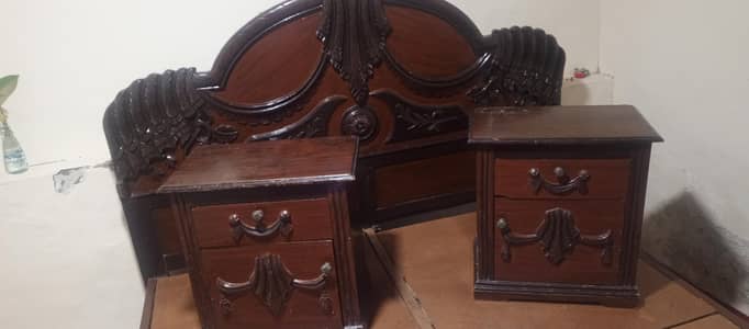 Used King Size Bed with two side table for Sale
