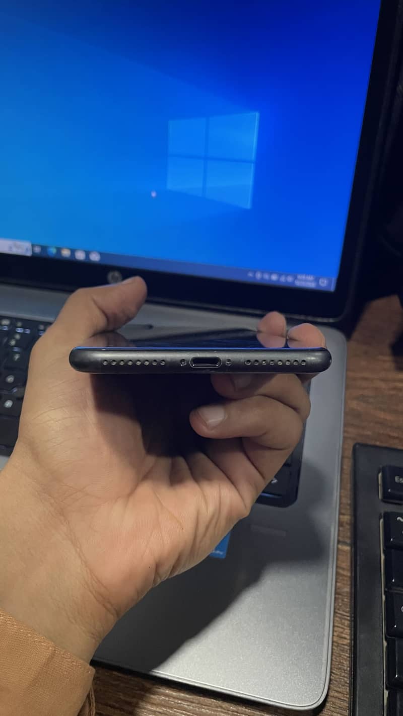 Apple iPhone 8 Plus 3