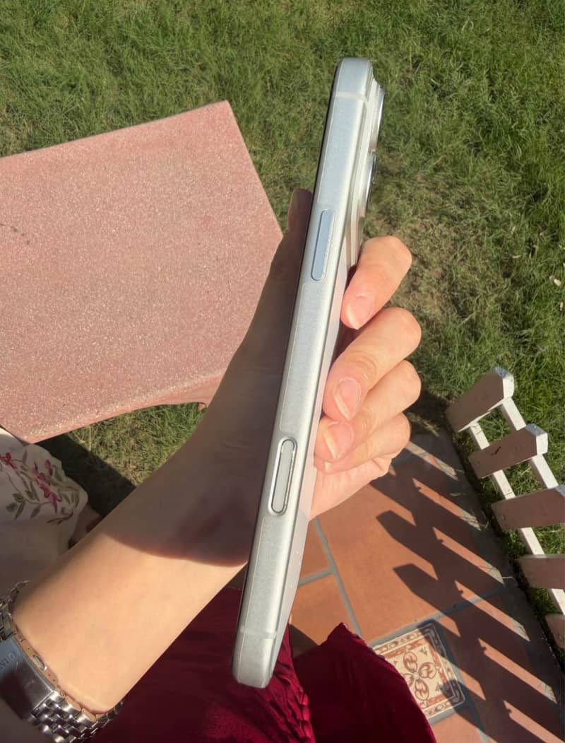 Apple iPhone 17 Pro Max 5