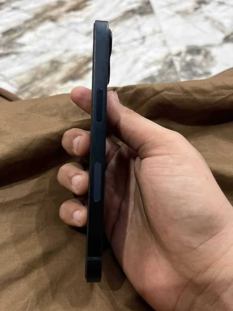 Apple iPhone 13 3