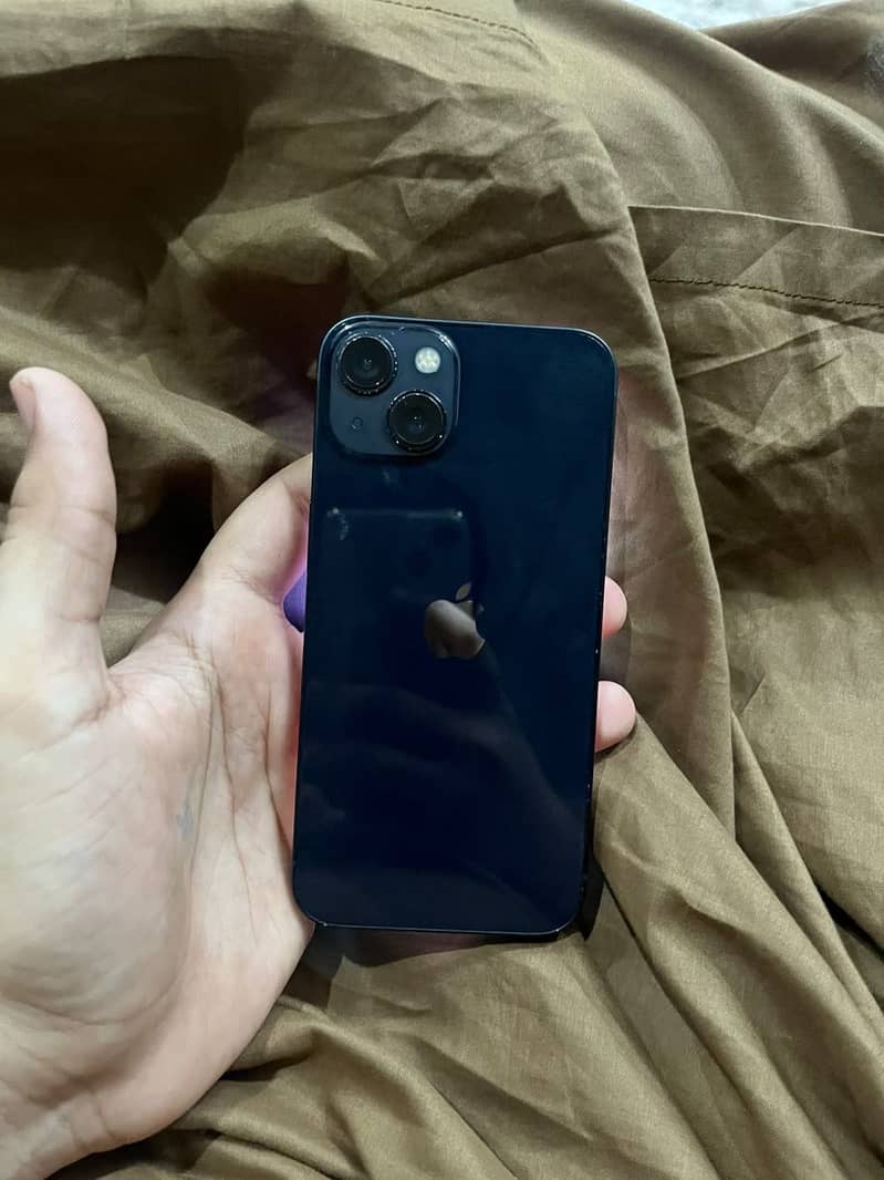 Apple iPhone 13 5
