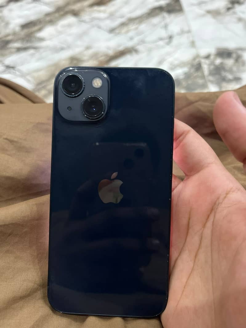 Apple iPhone 13 8