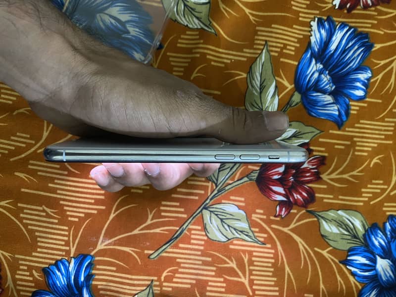 Apple iPhone X 2