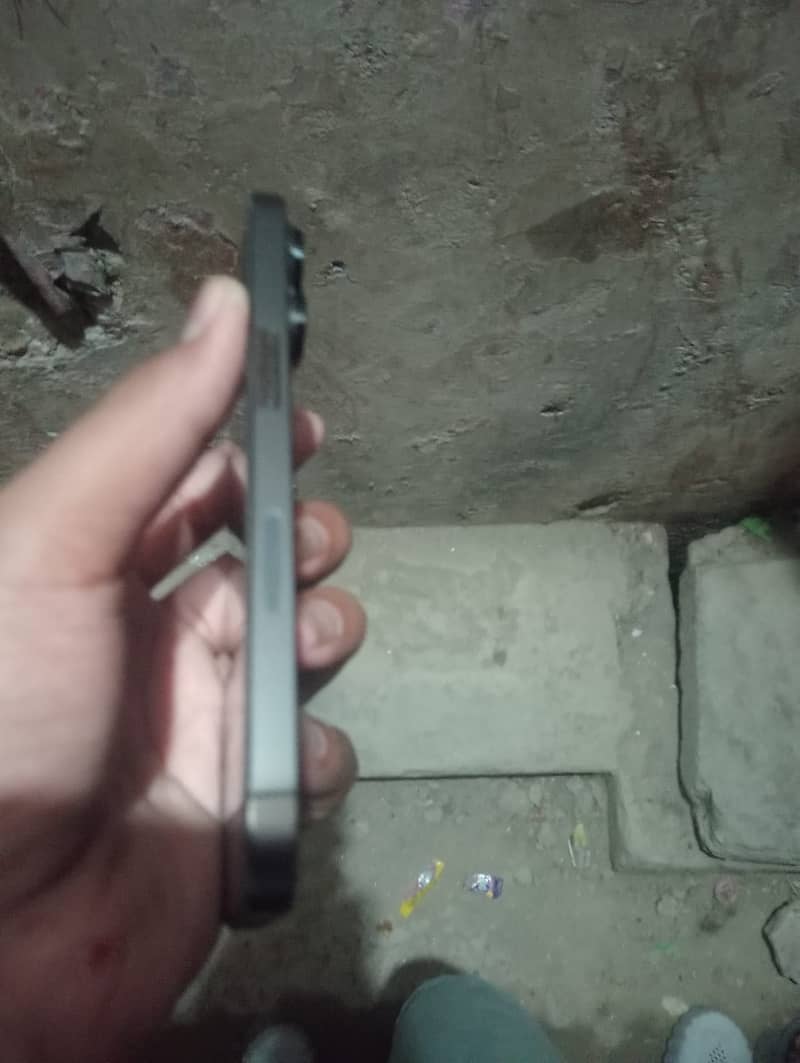 Apple iPhone 13 Pro 2