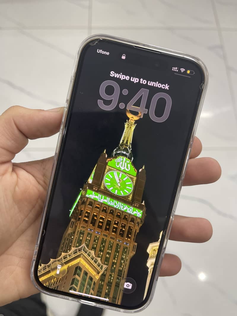 Apple iPhone 16 Pro 1