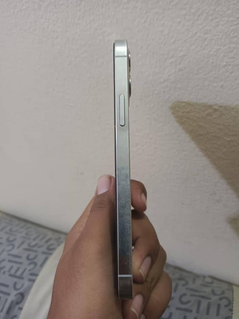 Apple iPhone 12 Pro 1