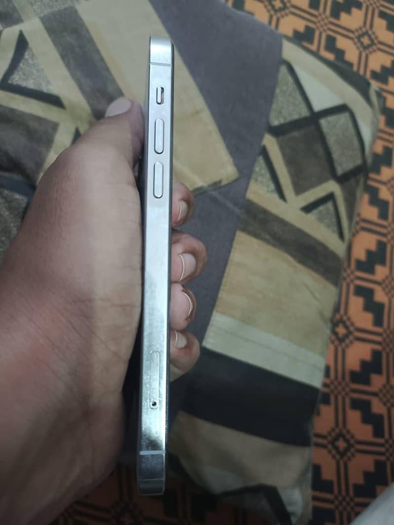 Apple iPhone 12 Pro 4