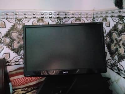 Brand New 19inch Landscape LED, Keyboard & Mouse