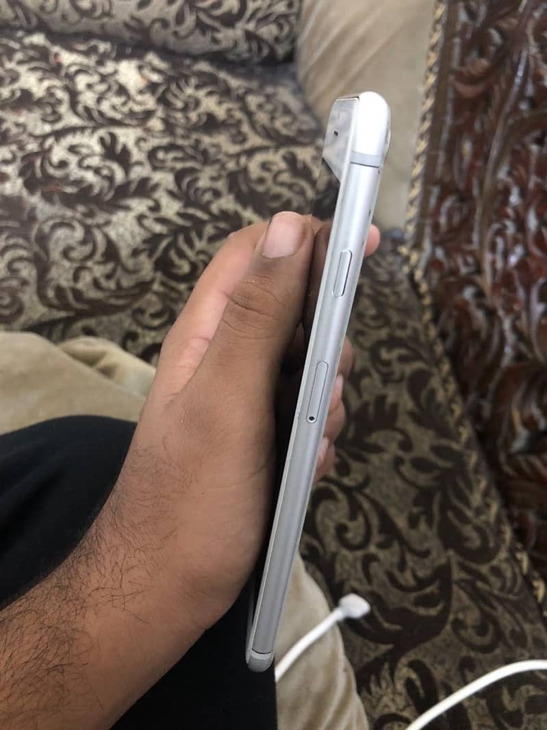 Apple iPhone 8 Plus 2