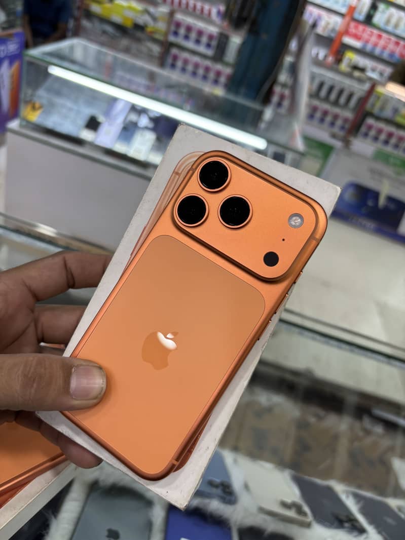 Apple iPhone 17 Pro Max FU 0