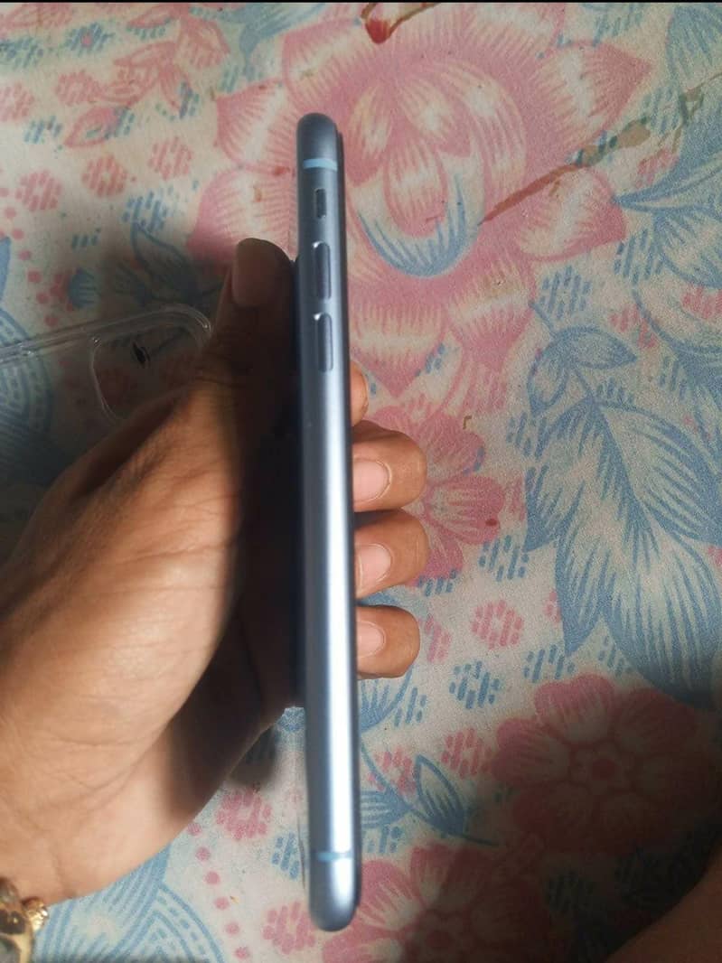 Apple iPhone XR 5
