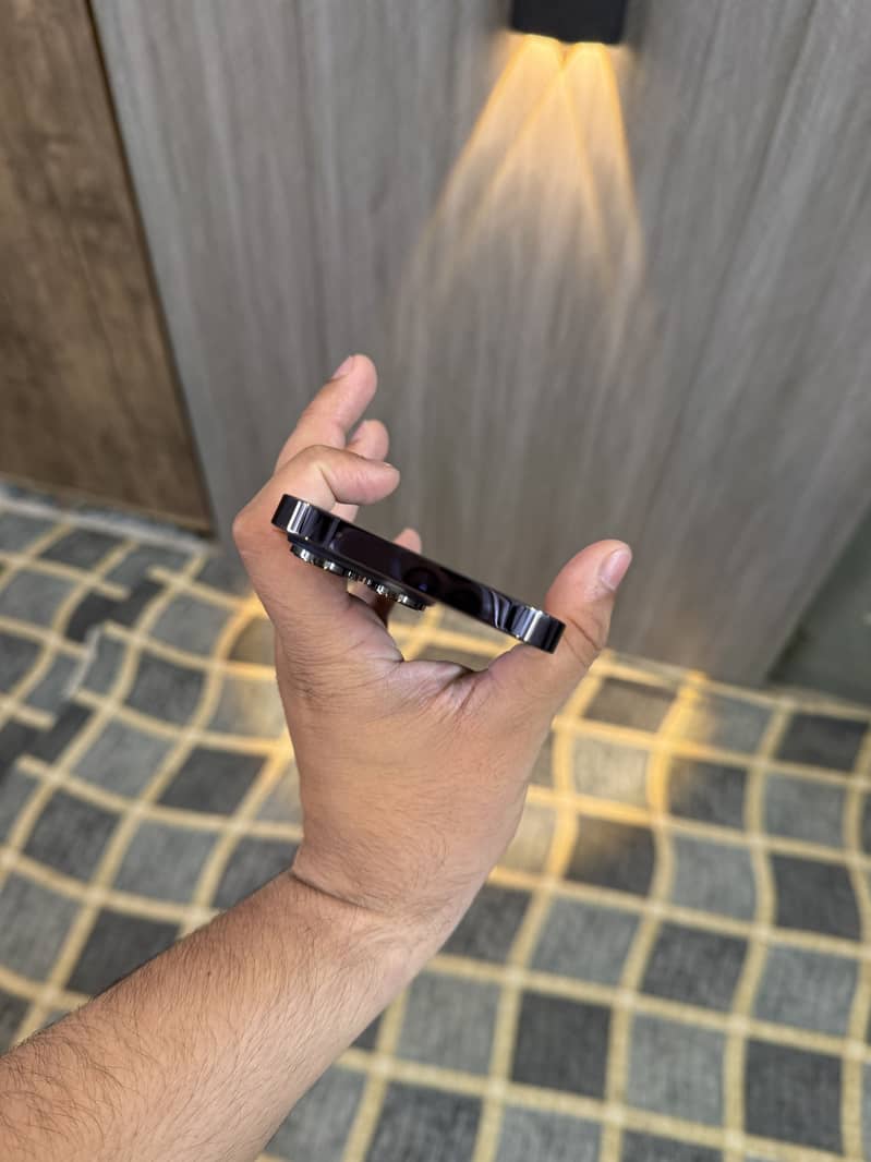 IPHONE 14 PRO WITH BOX 4