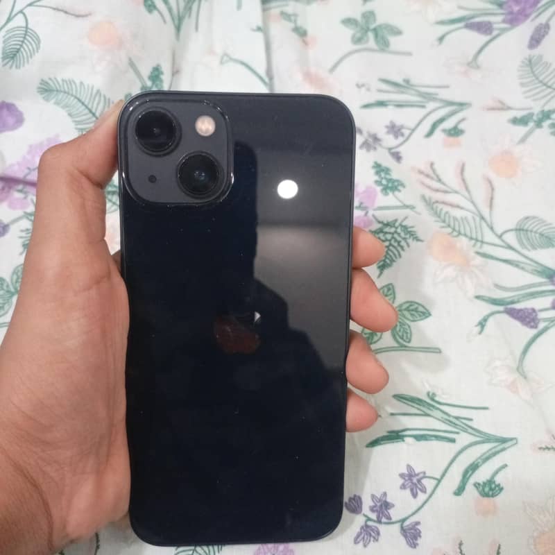 Apple iPhone 13 4