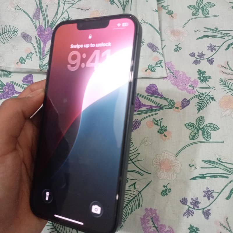 Apple iPhone 13 7