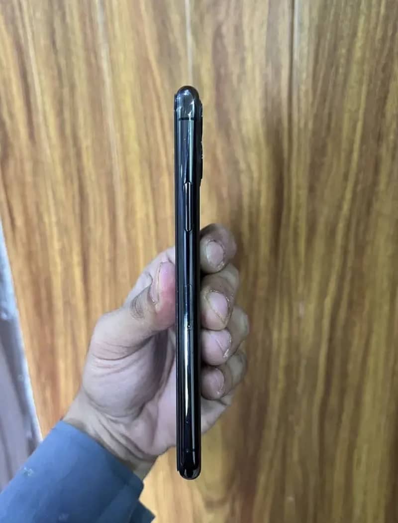 I phn 11pro 4
