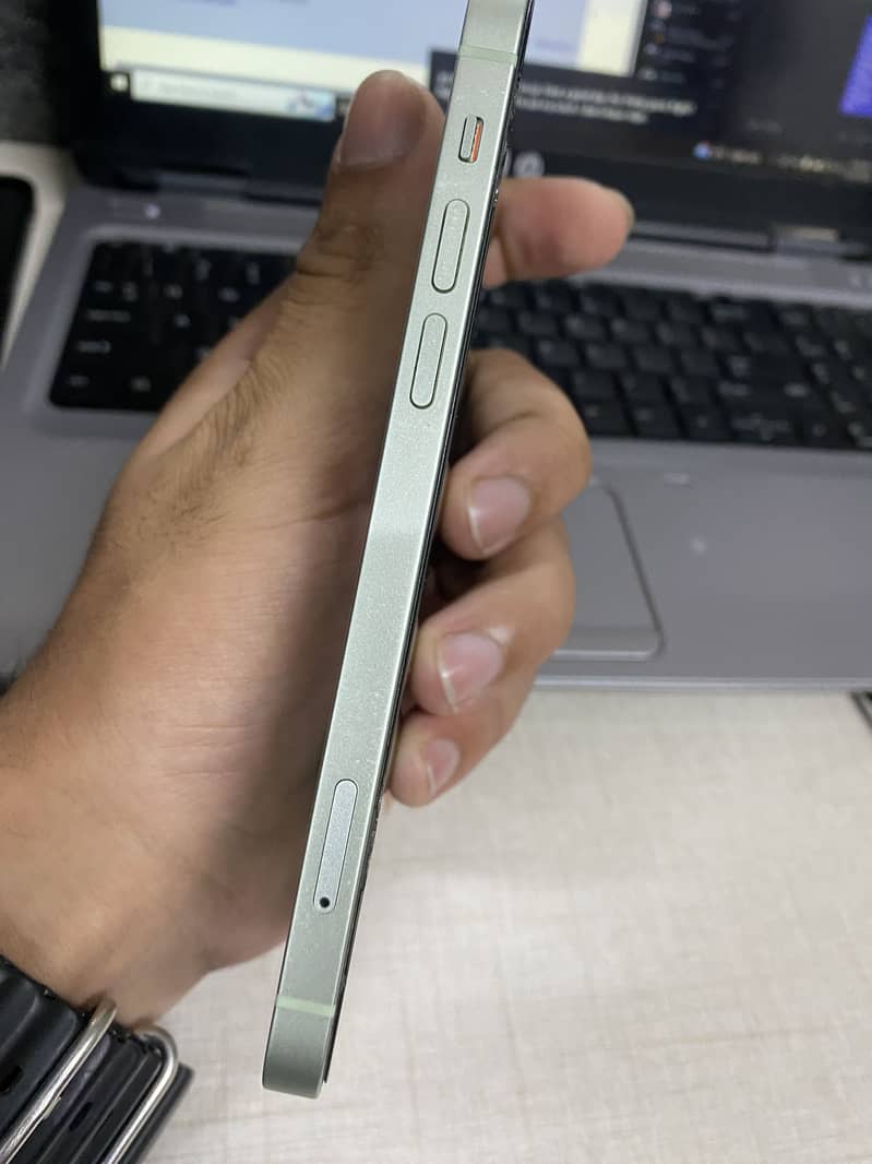 Apple iPhone 12 3