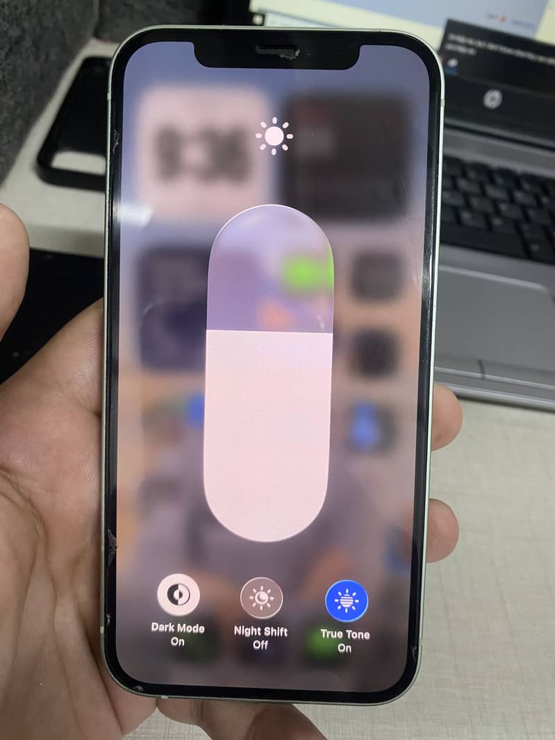 Apple iPhone 12 4