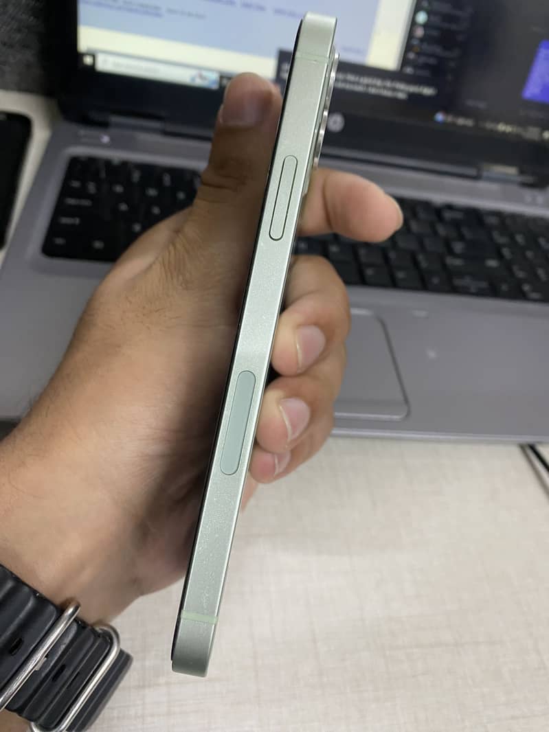Apple iPhone 12 5