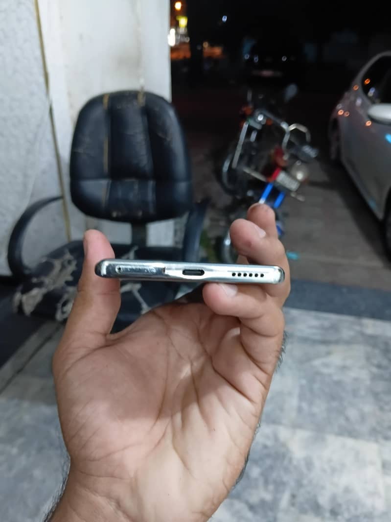 Tecno CAMON 40 Pro 4