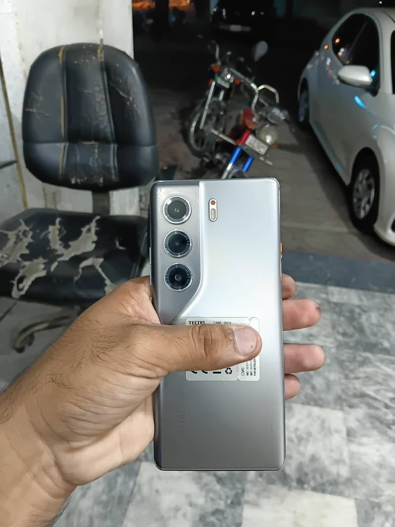 Tecno CAMON 40 Pro 7