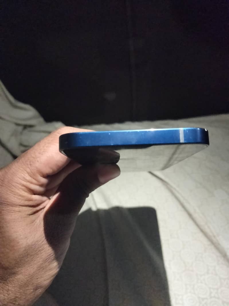 Apple iPhone 12 2